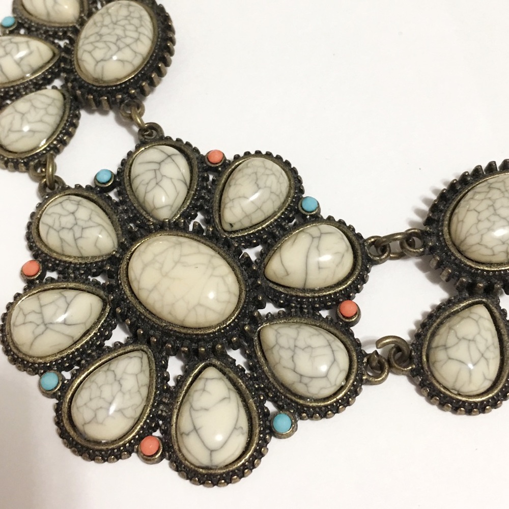 Statement Necklace - Picture 5 of 6